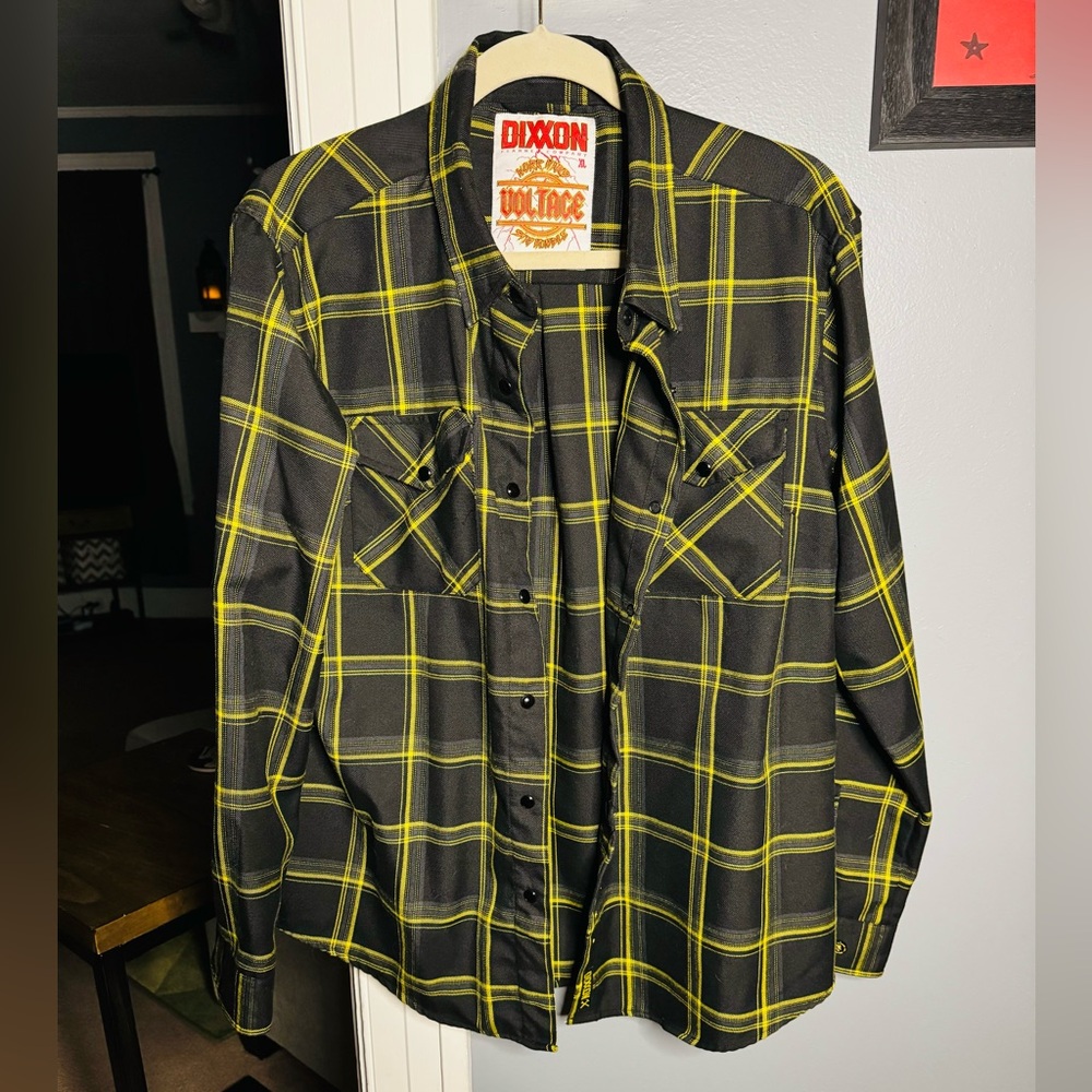 Dixxon women’s XL flannel, lightly worn,non smoking household.